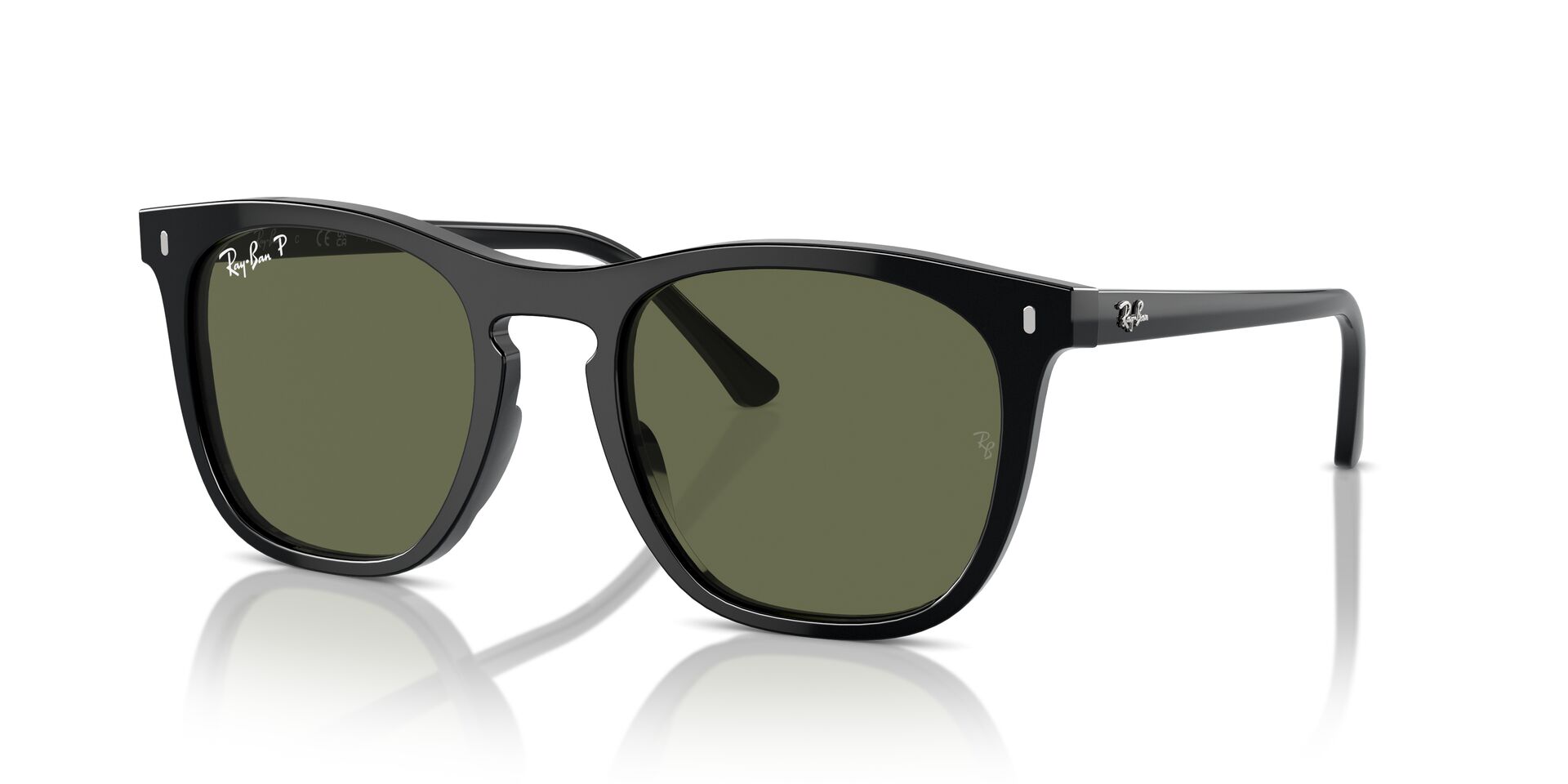 Das Bild zeigt die Sonnenbrille RB2210 901/58 von der Marke Ray-Ban in Schwarz.