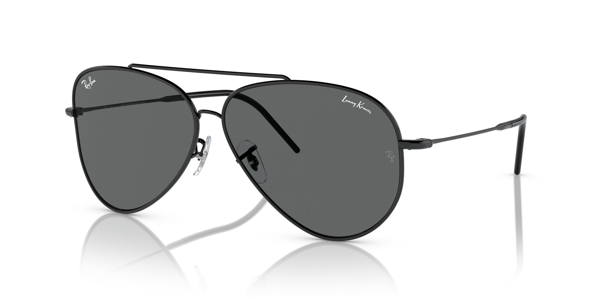 Das Bild zeigt die Sonnenbrille RBR0101S 002/GR von Ray-Ban in Schwarz.