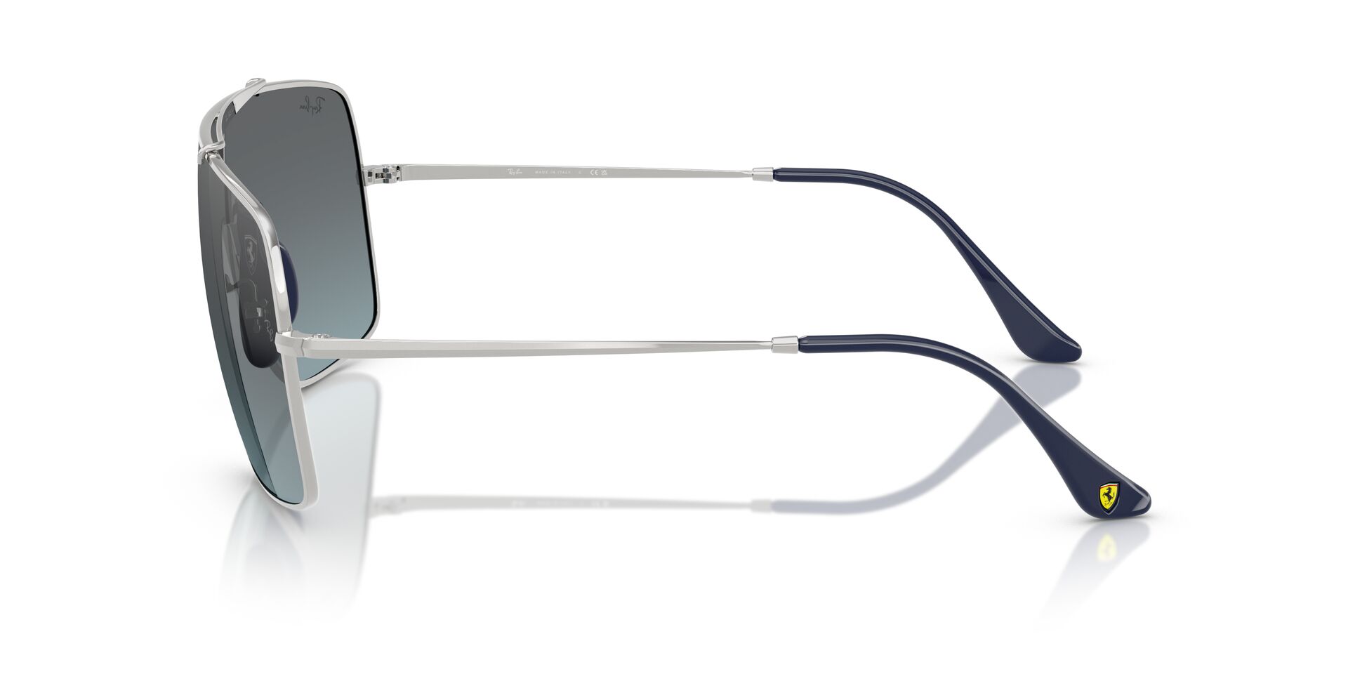 Das Bild zeigt die Sonnenbrille RB3697M F104Y0 von der Marke Ray-Ban in Silber.