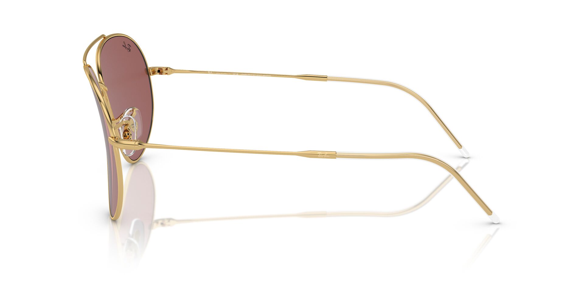 Das Bild zeigt die Sonnenbrille RBR0101S 001/69 von der Marke Ray-Ban in Gold.