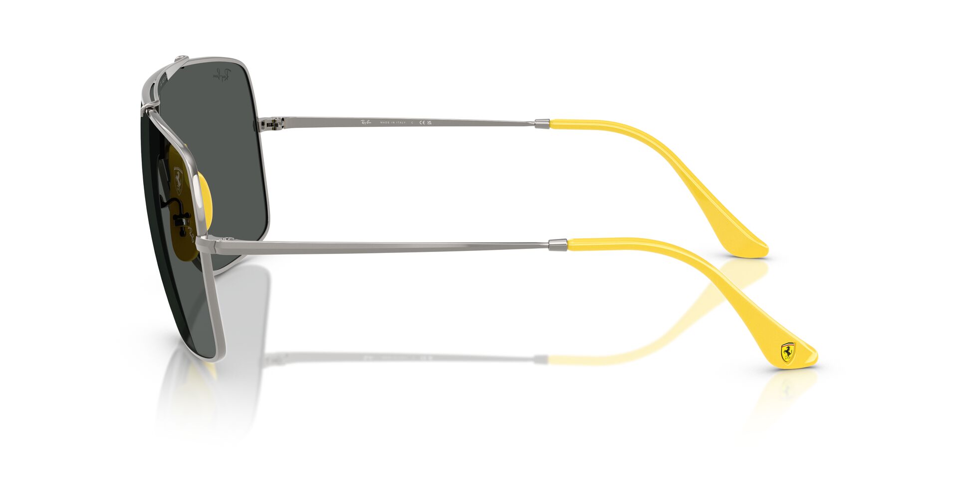 Das Bild zeigt die Sonnenbrille RB3697M F03087 von Ray-Ban in Gunmetal.